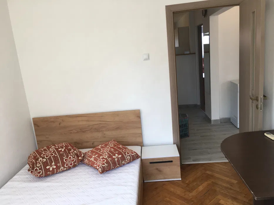 Apartament cu 3 camere aproape de UMF