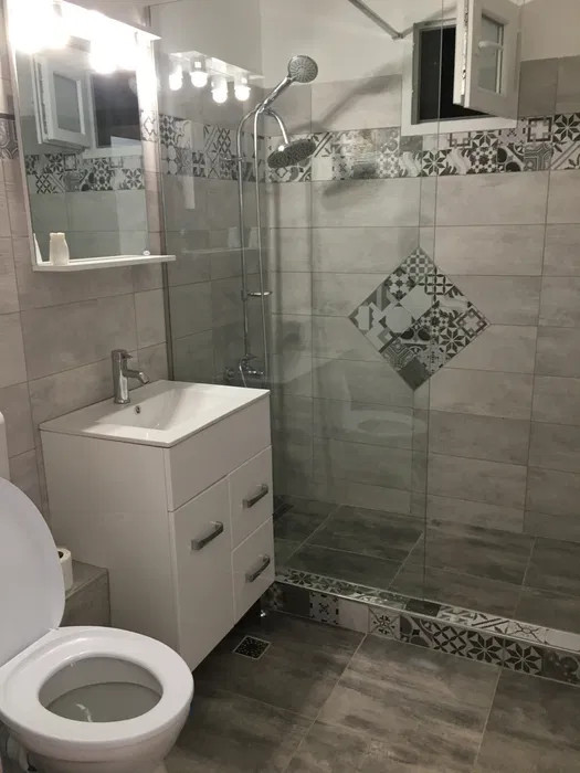 Apartament cu 3 camere aproape de UMF