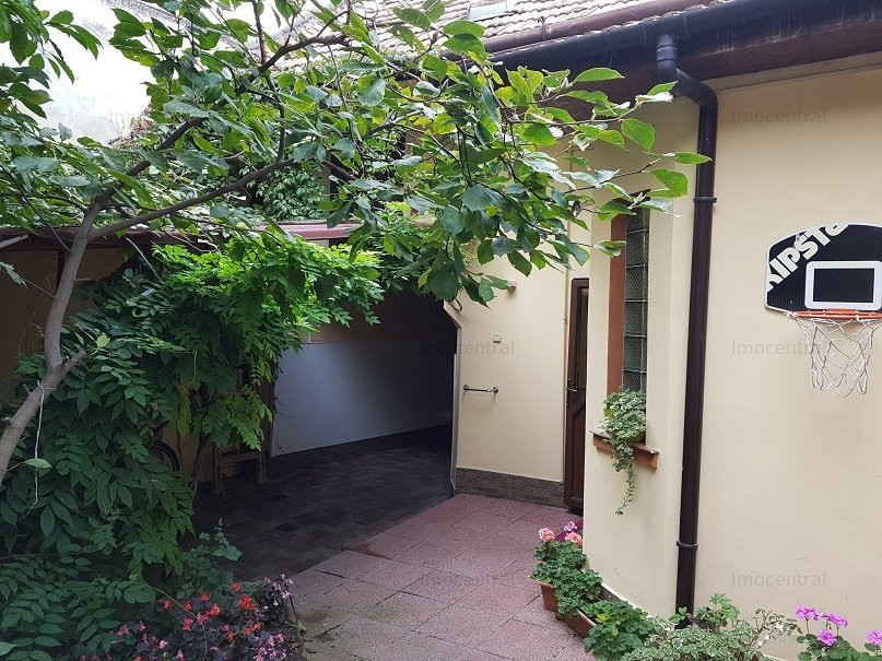 67 mp, Apartament la casa, zona centrala