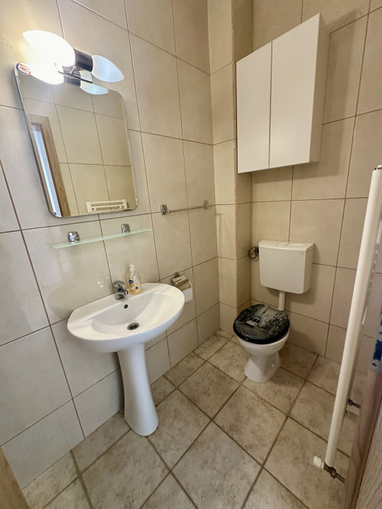 Casa cu 5 camere de închiriat, strada cu acces privat -panorama asupra orașului