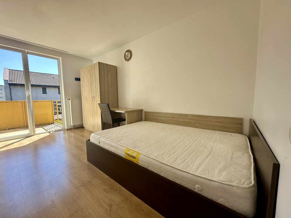 Casa cu 5 camere de închiriat, strada cu acces privat -panorama asupra orașului