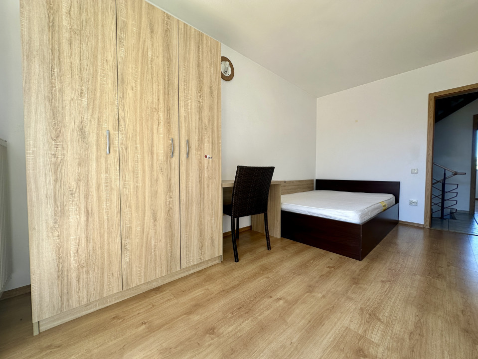 Casa cu 5 camere de închiriat, strada cu acces privat -panorama asupra orașului