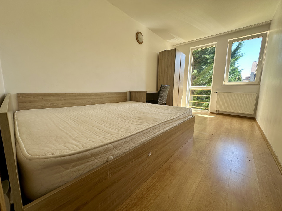 Casa cu 5 camere de închiriat, strada cu acces privat -panorama asupra orașului