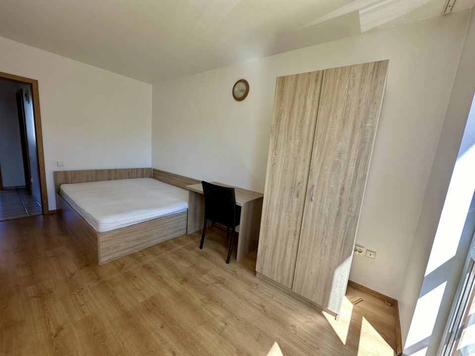 Casa cu 5 camere de închiriat, strada cu acces privat -panorama asupra orașului