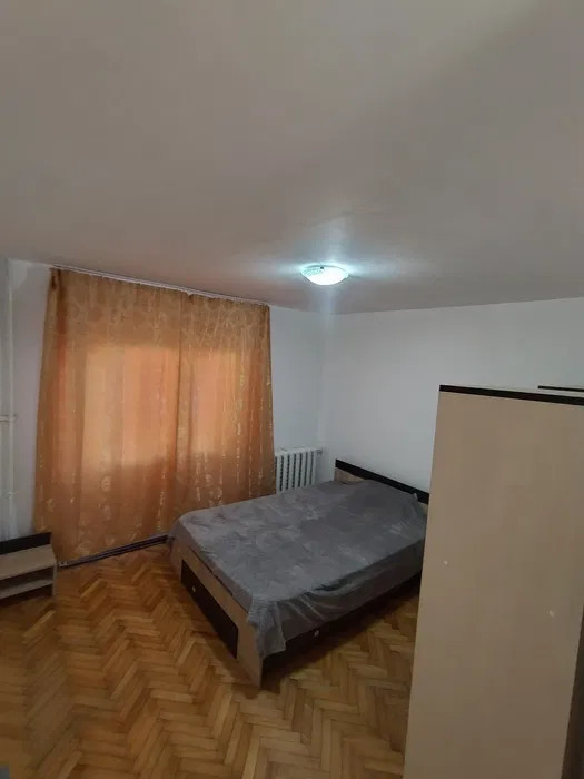 Apartament cu 3 camere în zona FSPAC