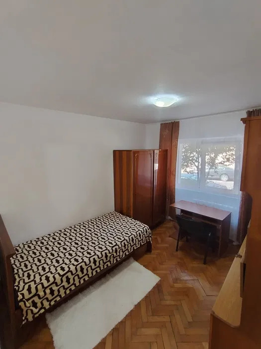 Apartament cu 3 camere în zona FSPAC