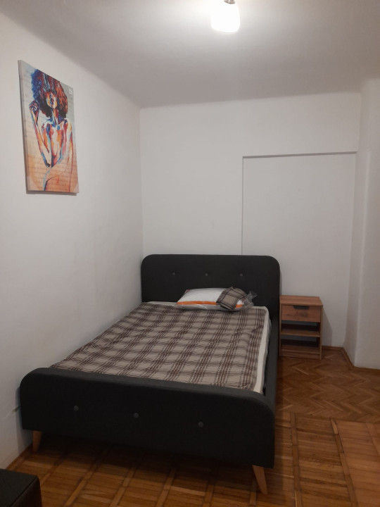 Apartament cu 3 camere în zona centrală, ideal pentru studenții de la Litere