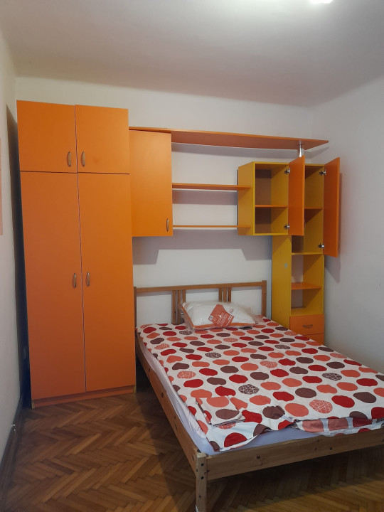 Apartament cu 3 camere în zona centrală, ideal pentru studenții de la Litere