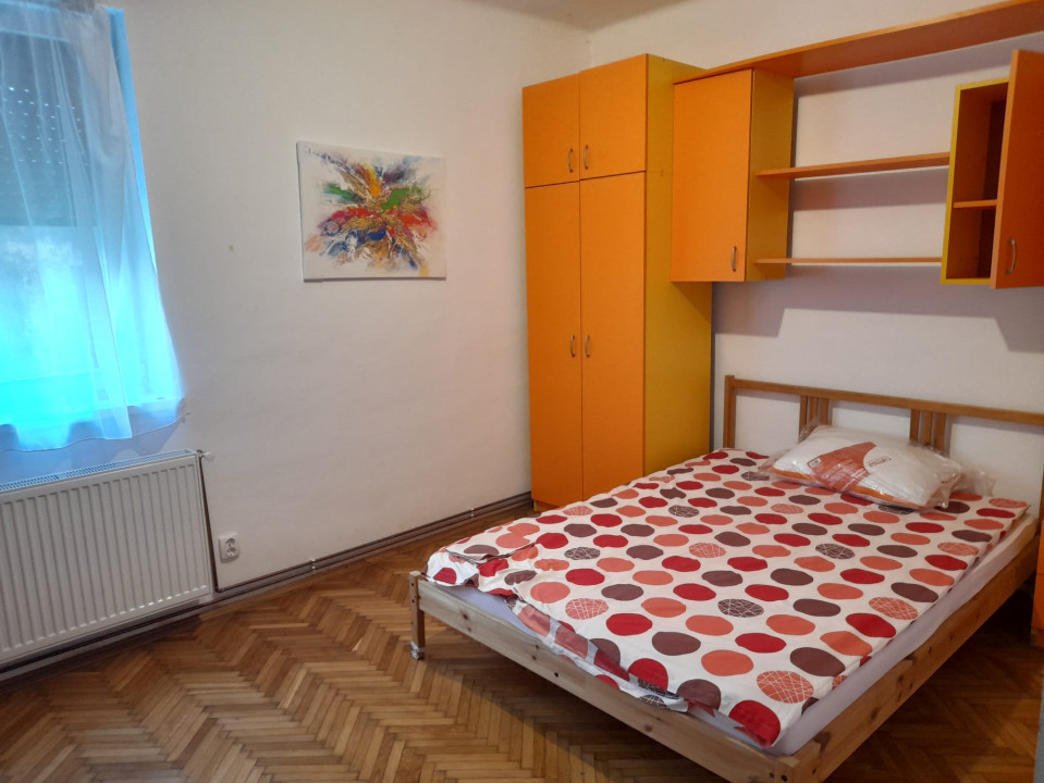 Apartament cu 3 camere în zona centrală, ideal pentru studenții de la Litere