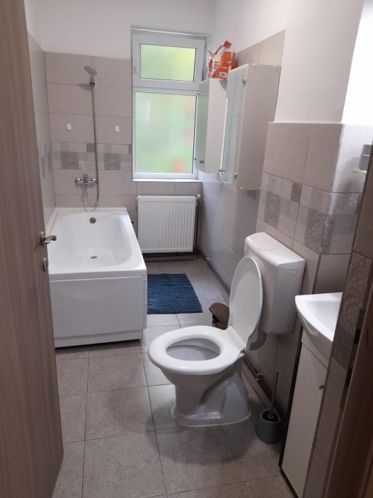 Apartament cu 3 camere în zona centrală, ideal pentru studenții de la Litere