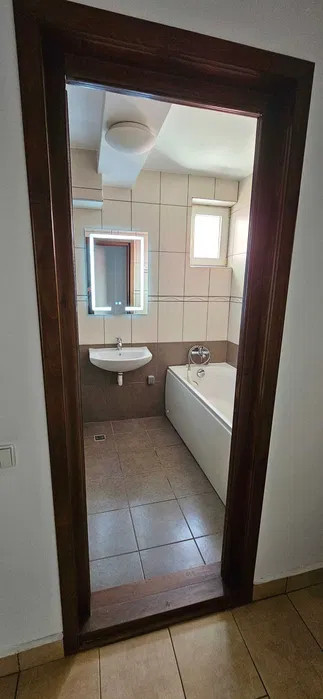 Apartament aflat la prima închiriere, zona Grand Hotel Italia
