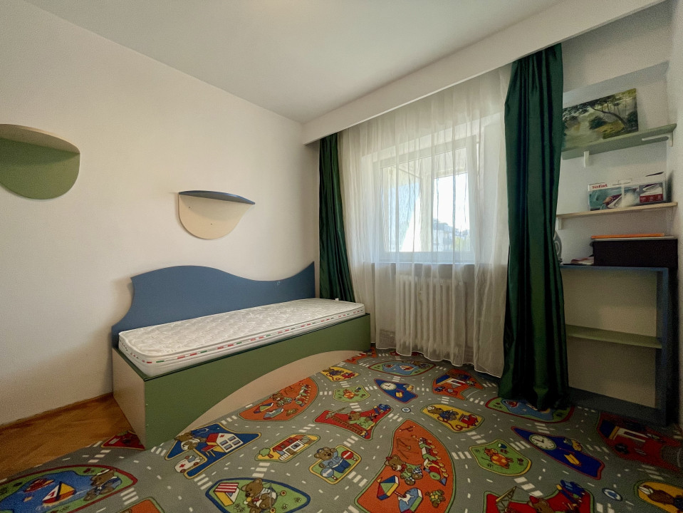 Apartament 3 camere decomandat pe Observatorului