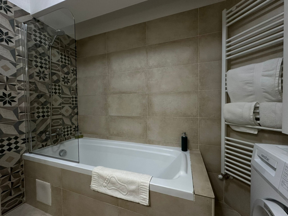 Apartament deosebit cu gradina, în Viva City 