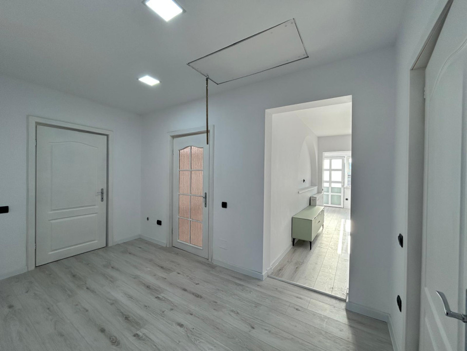 Casă renovată 6 camere + curte lângă Iulius Mall