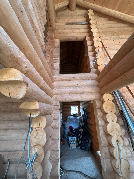 2 cabane de buștean, teren generos, moderne, Bălcești, Cluj