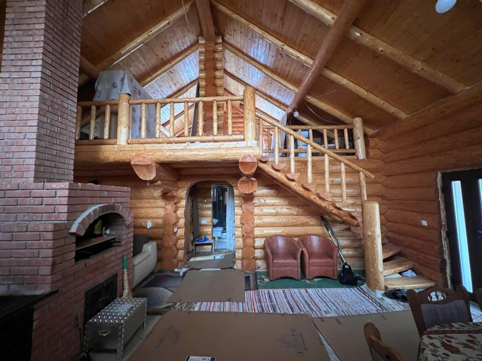 2 cabane de buștean, teren generos, moderne, Bălcești, Cluj