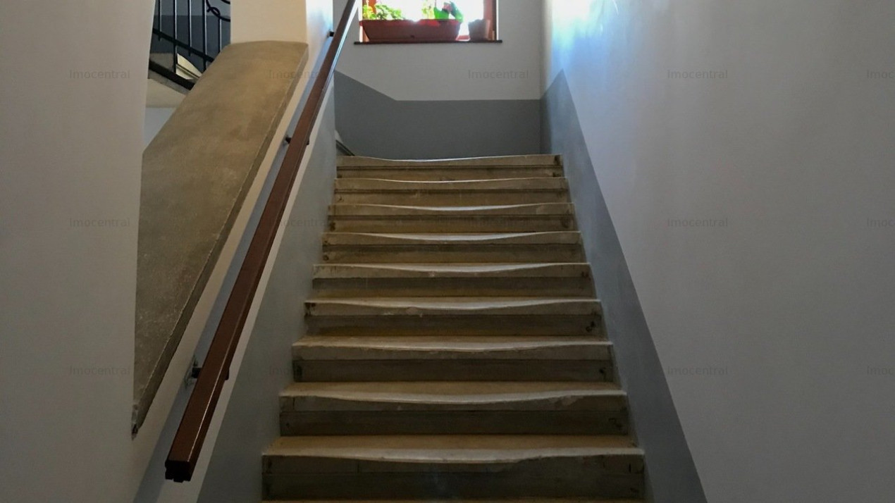 Birou 150mp renovat ultrafininsat pe strada Horea