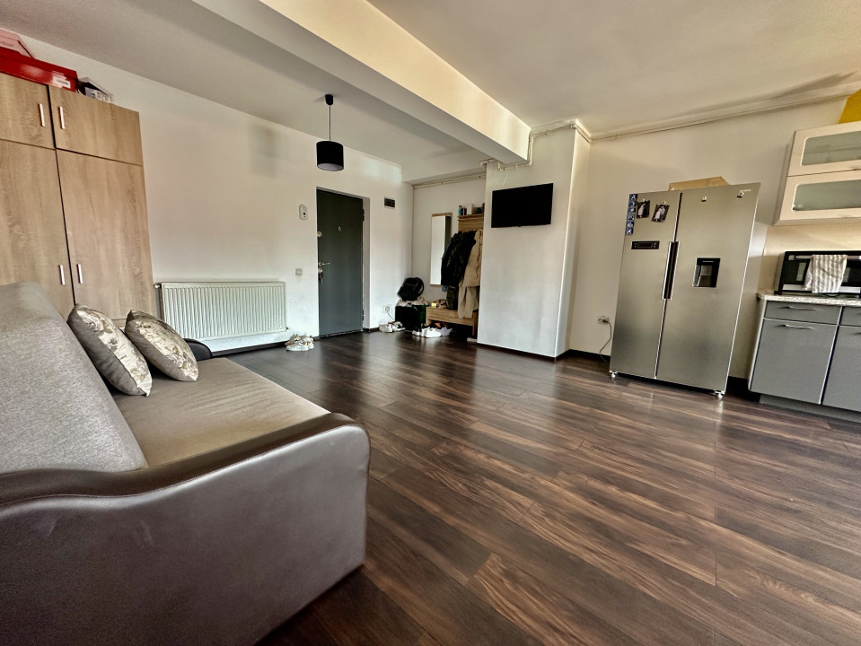 Apartament spațios, cu chiriași preluați, balcon și parcare – bloc din 2020