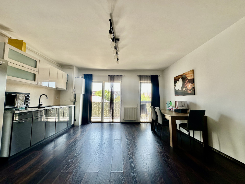 Apartament spațios, cu chiriași preluați, balcon și parcare – bloc din 2020