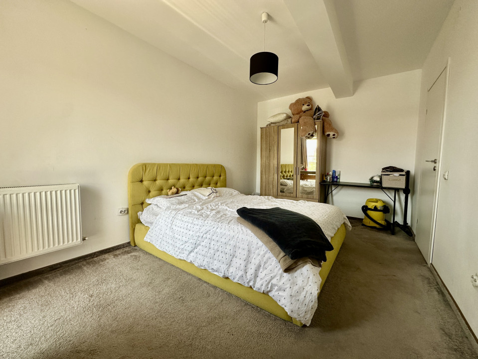 Apartament spațios, cu chiriași preluați, balcon și parcare – bloc din 2020