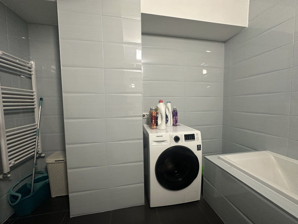Apartament spațios, cu chiriași preluați, balcon și parcare – bloc din 2020