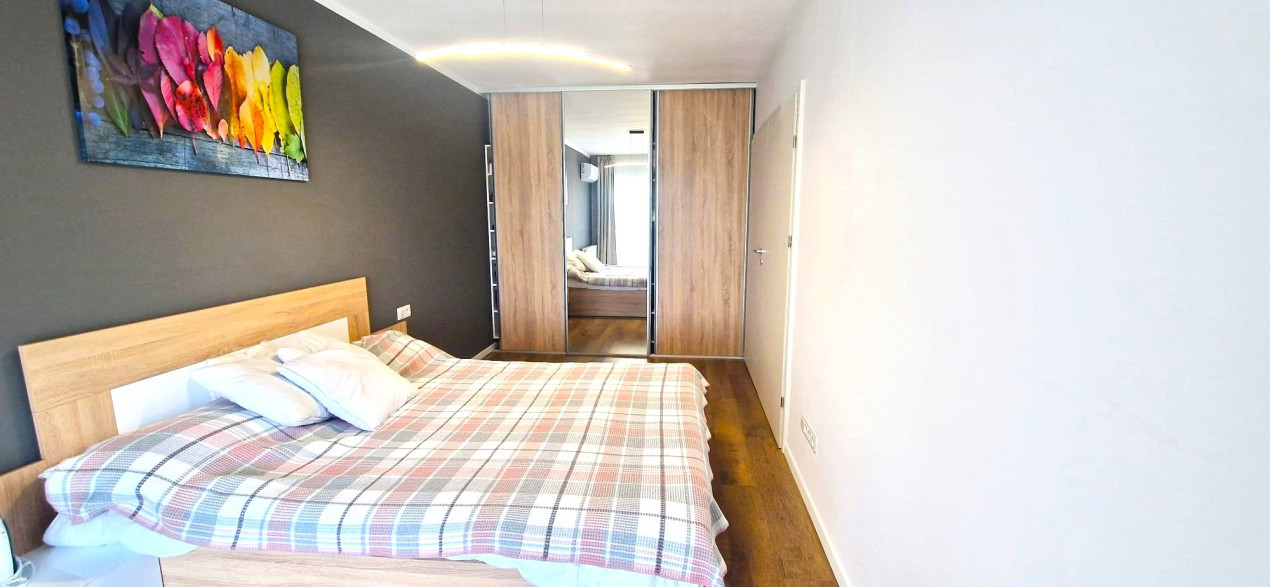 Apartament spatios, mobilat si utilat modern, in Viva City
