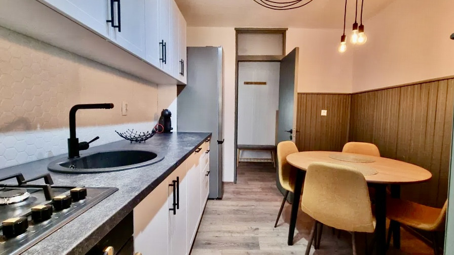 Închiriere apartament 3 camere – complet mobilat și utilat – Zorilor