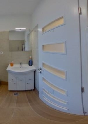 Apartament, 2 camere si parcare
