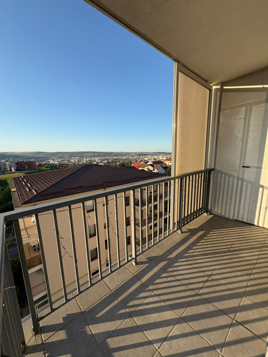 Apartament 3 camere decomandat – 75 mp + balcon 12 mp – prima închiriere