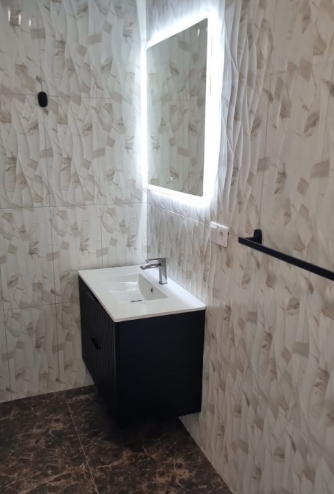 Casa noua finisata, utilata si mobilata in Dezmir pentru inchiriat