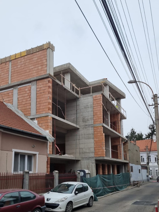Cladire / spatiu de inchiriat, Centrul Cluj - Napoca, S+P+2E+1EtR