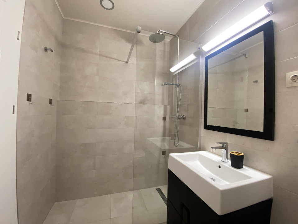 Inchiriere apartament modern, bloc nou, parcare - Zona Centrala