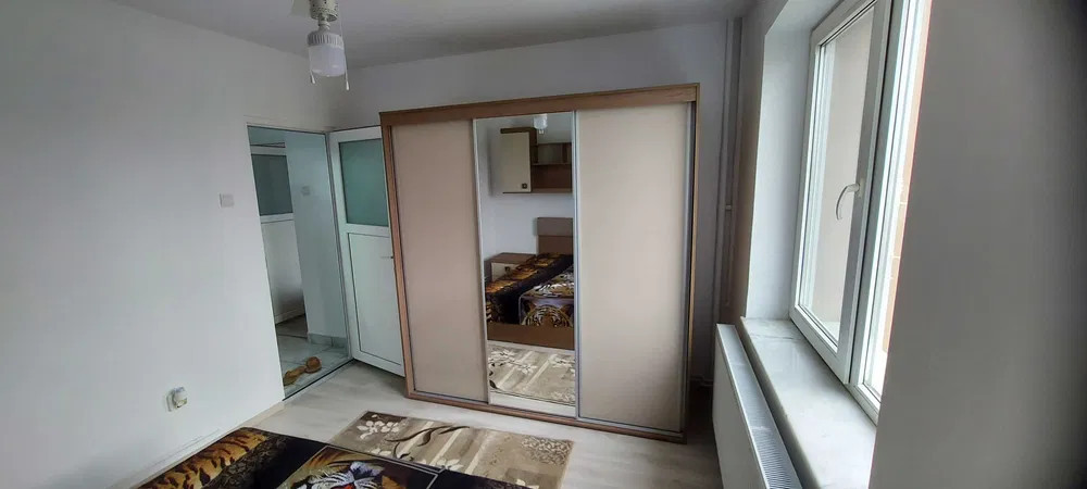 Apartament cu 2 camere decomandate, ideal pentru studenți, zona FSEGA, Iulius 