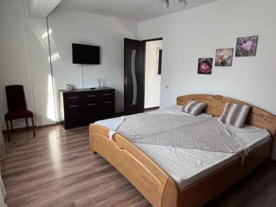 Apartament luminos, cu priveliște, 3 camere, Între Lacuri