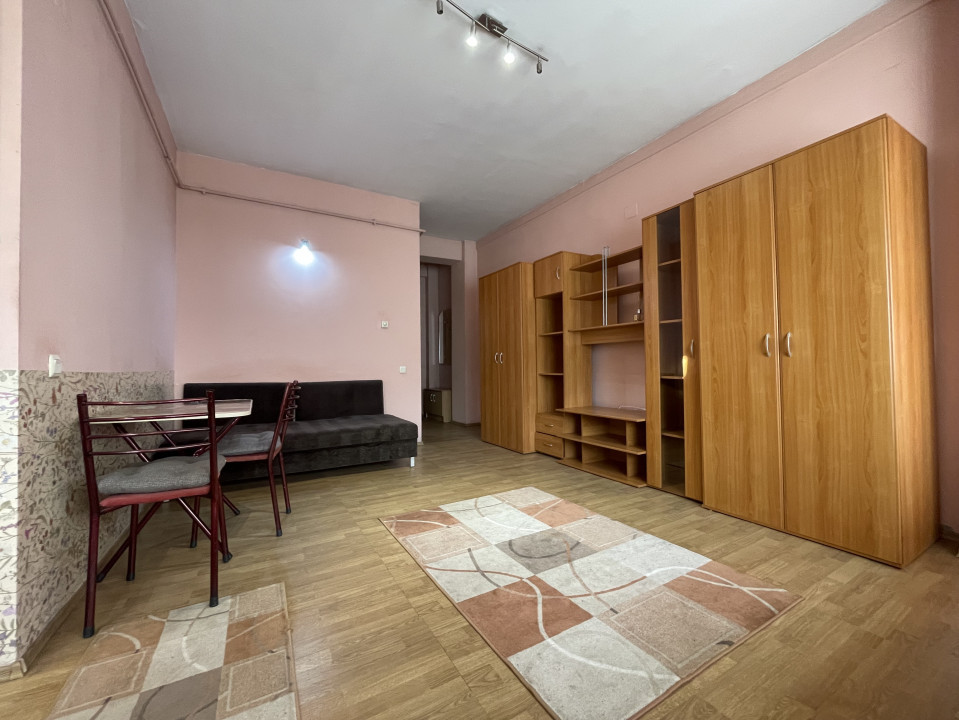 Garsonieră 40mp cu bucătărie separată lângă FSEGA și Iulius Mall