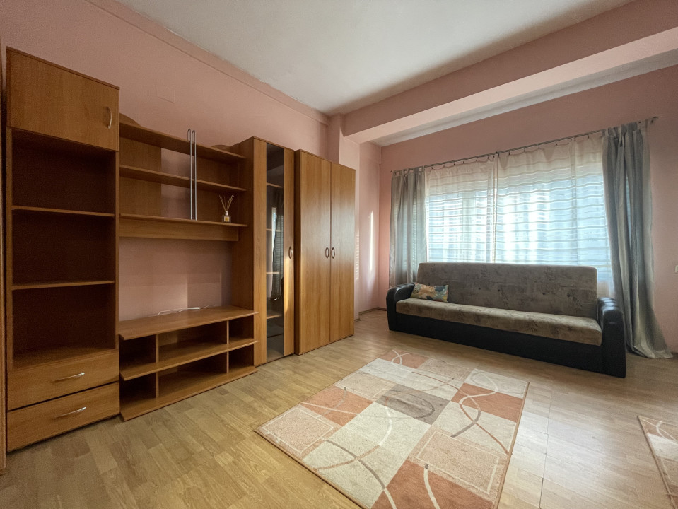 Garsonieră 40mp cu bucătărie separată lângă FSEGA și Iulius Mall