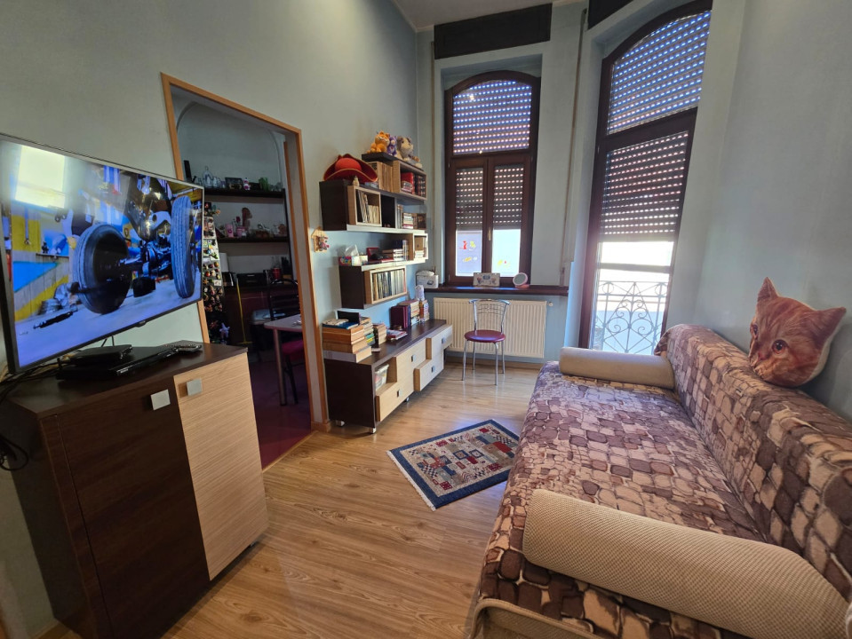 Bijuterie Art Nouveau în inima Oradiei – apartament ultracentral pe Str. Vasile 