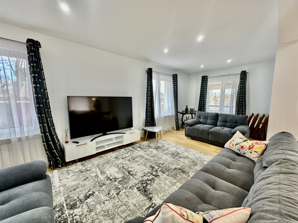 Vilă de lux cu vedere la Munții Bucegi, aproape de Castelul Bran, COMISION 0%!!