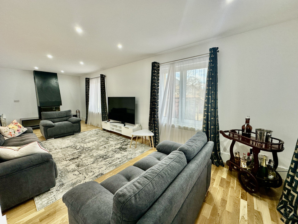 Vilă de lux cu vedere la Munții Bucegi, aproape de Castelul Bran, COMISION 0%!!