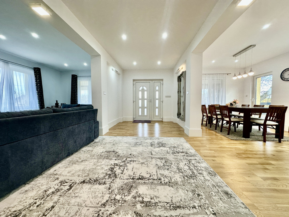 Vilă de lux cu vedere la Munții Bucegi, aproape de Castelul Bran, COMISION 0%!!