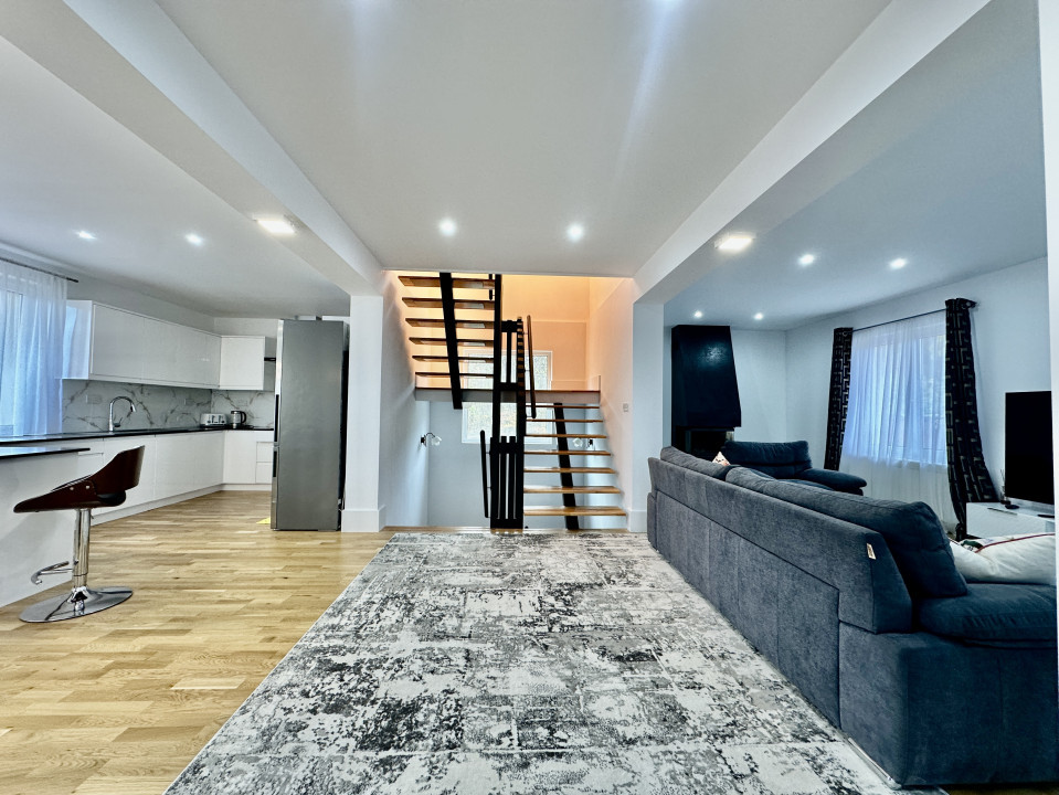 Vilă de lux cu vedere la Munții Bucegi, aproape de Castelul Bran, COMISION 0%!!