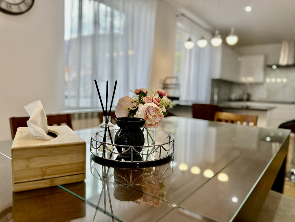 Vilă de lux cu vedere la Munții Bucegi, aproape de Castelul Bran, COMISION 0%!!