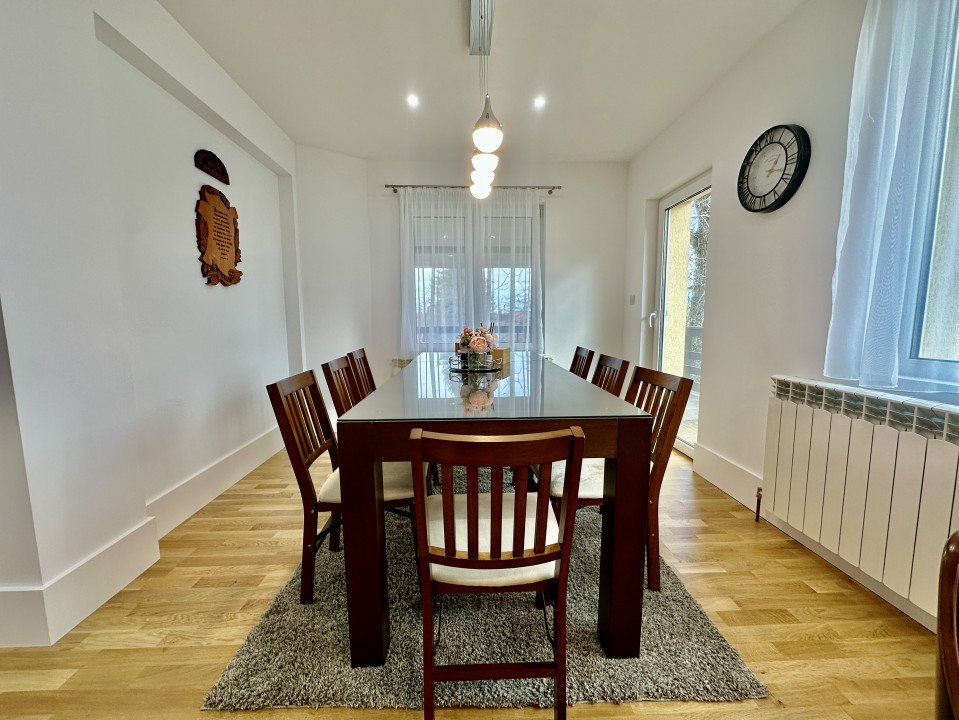 Vilă de lux cu vedere la Munții Bucegi, aproape de Castelul Bran, COMISION 0%!!