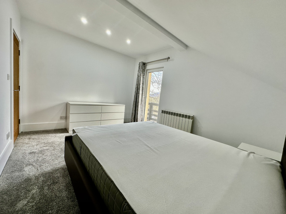 Vilă de lux cu vedere la Munții Bucegi, aproape de Castelul Bran, COMISION 0%!!