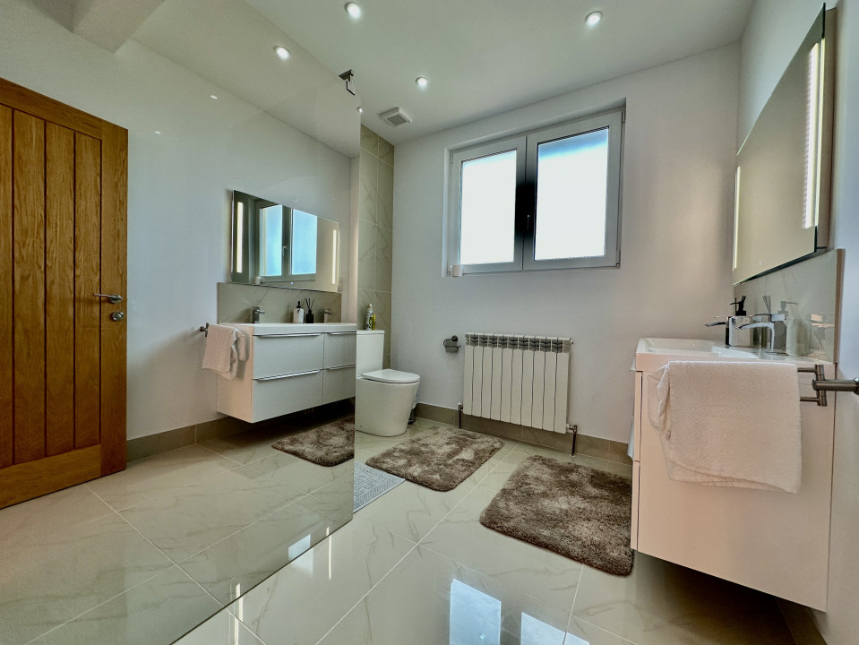 Vilă de lux cu vedere la Munții Bucegi, aproape de Castelul Bran, COMISION 0%!!