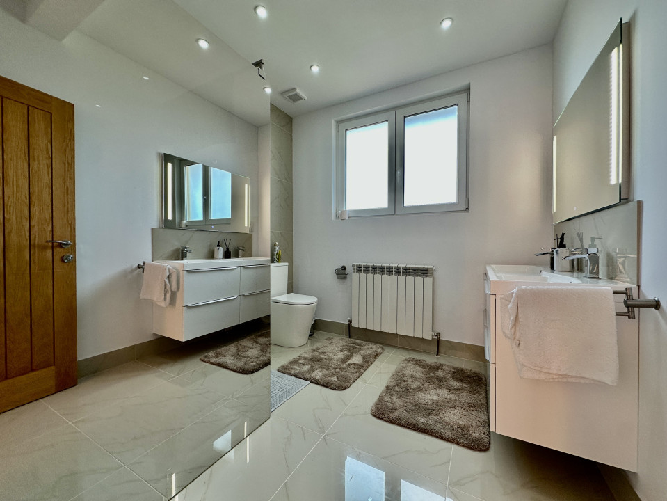 Vilă de lux cu vedere la Munții Bucegi, aproape de Castelul Bran, COMISION 0%!!