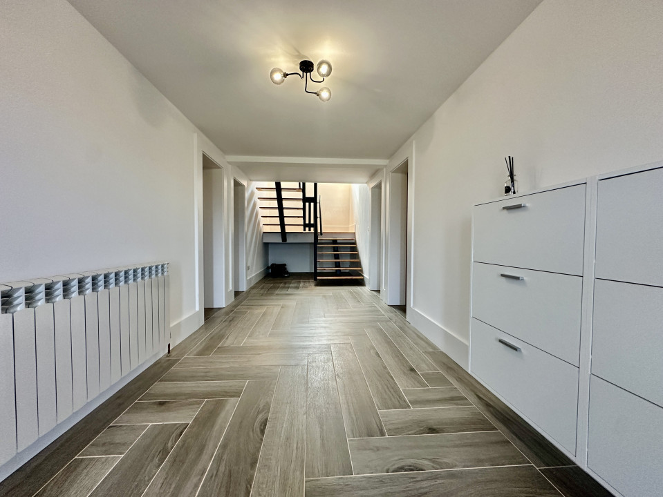 Vilă de lux cu vedere la Munții Bucegi, aproape de Castelul Bran, COMISION 0%!!