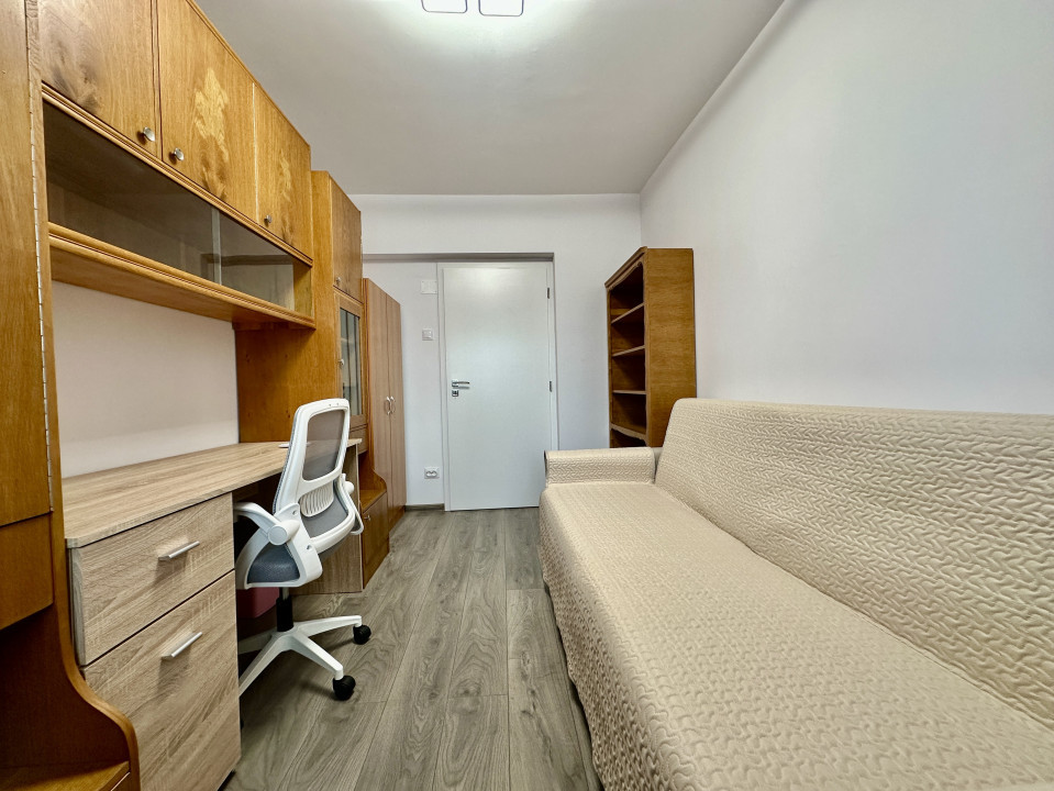 Apartament modern, renovat, 3 camere, zona spitalului de recuperare, Zorilor