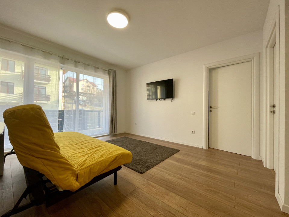 Prima închiriere 3 camere, 2 balcoane,  garaj și boxă