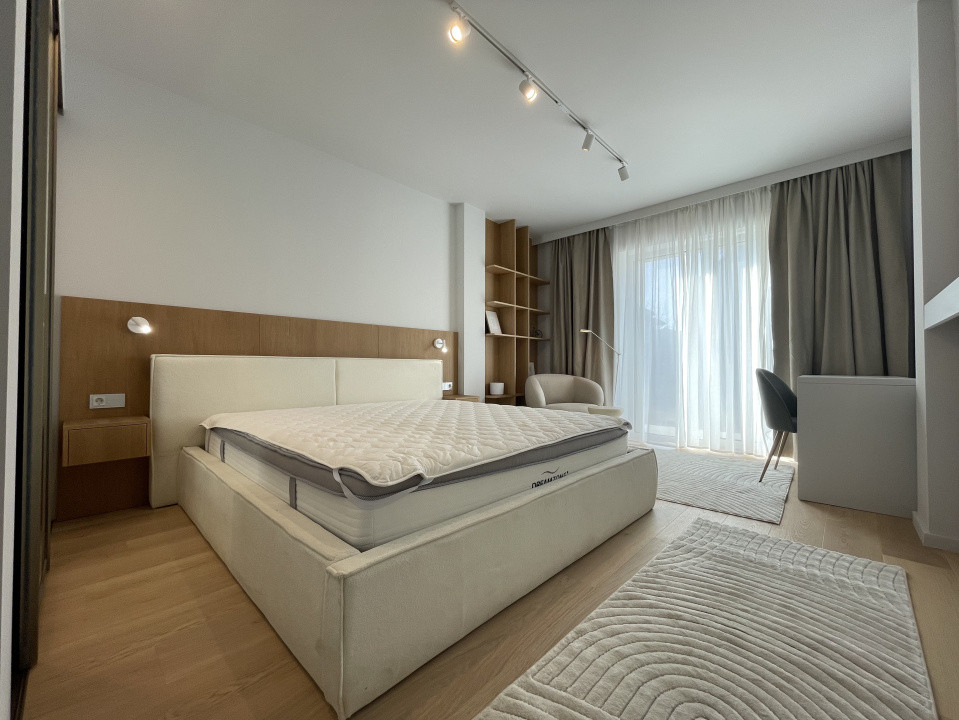 Apartament ultrafinisat de 3 camere la prima închiriere!